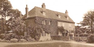 Holt Street Farmhouse in the 1930's when it was rented to Army officers from the Dover garrison Holt Street Farmhouse in the 1930's when it was rented to Army officers from the Dover garrison