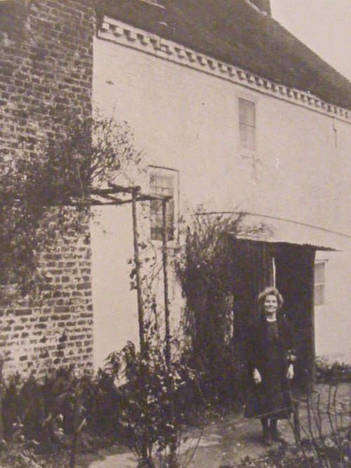 Poor Hse bldg Yew Tree Cott-Church St 1930's