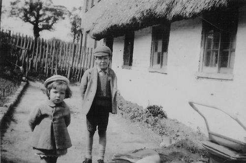 poor cotts close up with children 1930's
